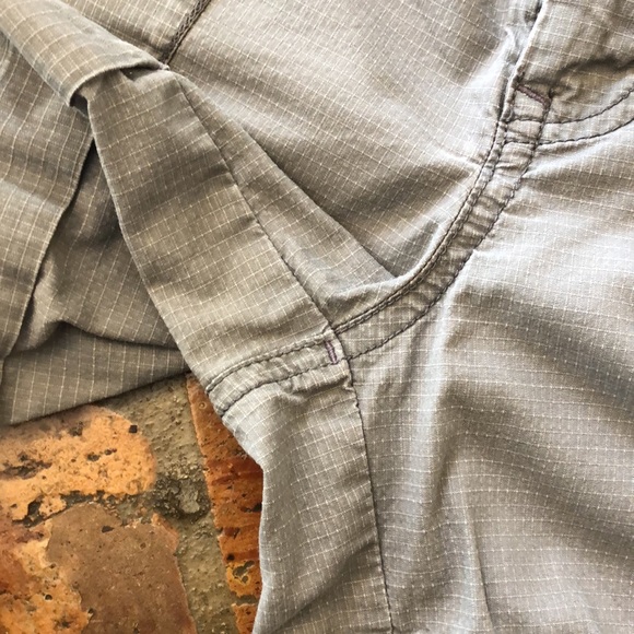 The North Face hiking Shorts sz10 - Picture 4 of 11